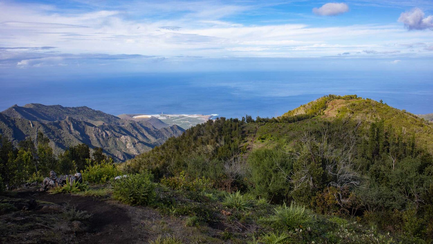 Ausblick bis Buenavista del Norte über den Schluchten des Monte del Agua