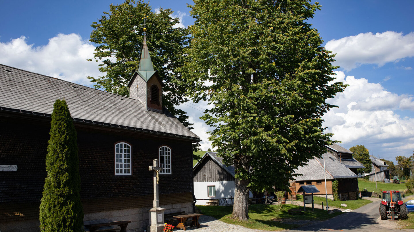 Kapelle St. Pantaleon auf dem Hochplateau von Blasiwald-Althütte