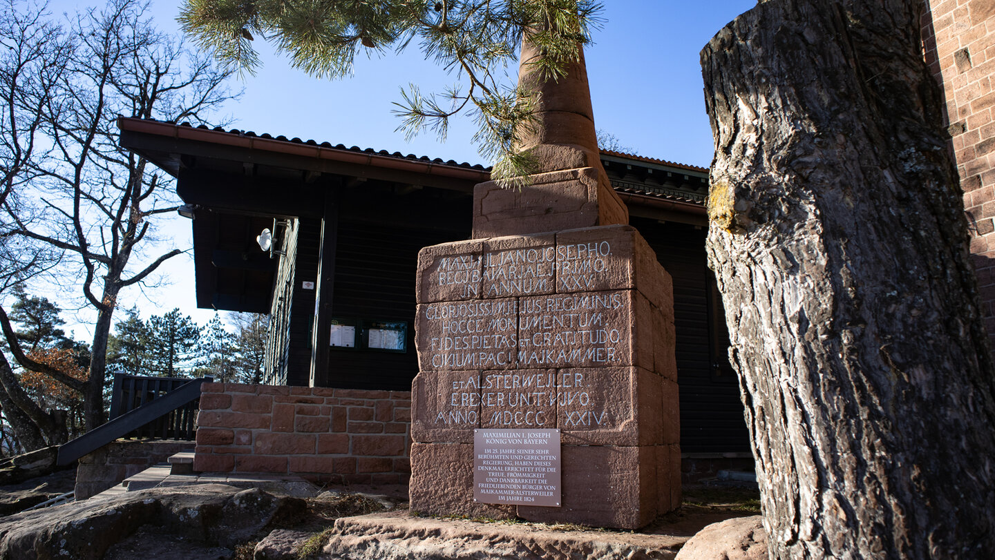 der Königstein ist das älteste Bauwerk auf der Kalmit