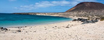 die Badebucht Playa Francesa auf La Graciosa