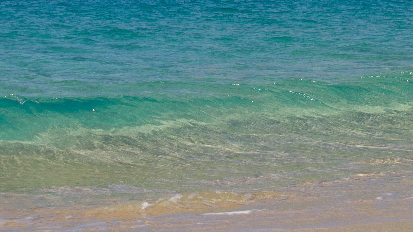 glasklares Wasser in der Bucht Playa Francesa auf La Graciosa