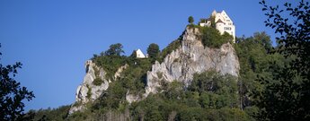 Blick auf die Gebäude der mittelaterlichen Wehranlage Burg Werenwag