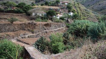 Wege durch die Streusiedlung bei Batán de Arriba