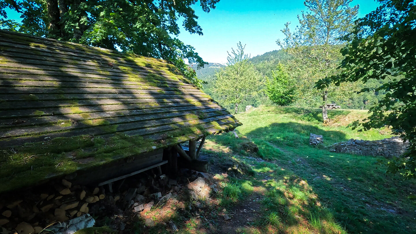 Schutzhütte auf dem Plateau von Château de Wildenstein