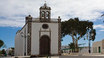 die Kirche von Guatiza in der Region Teguise im kanarischen Stil gebaut