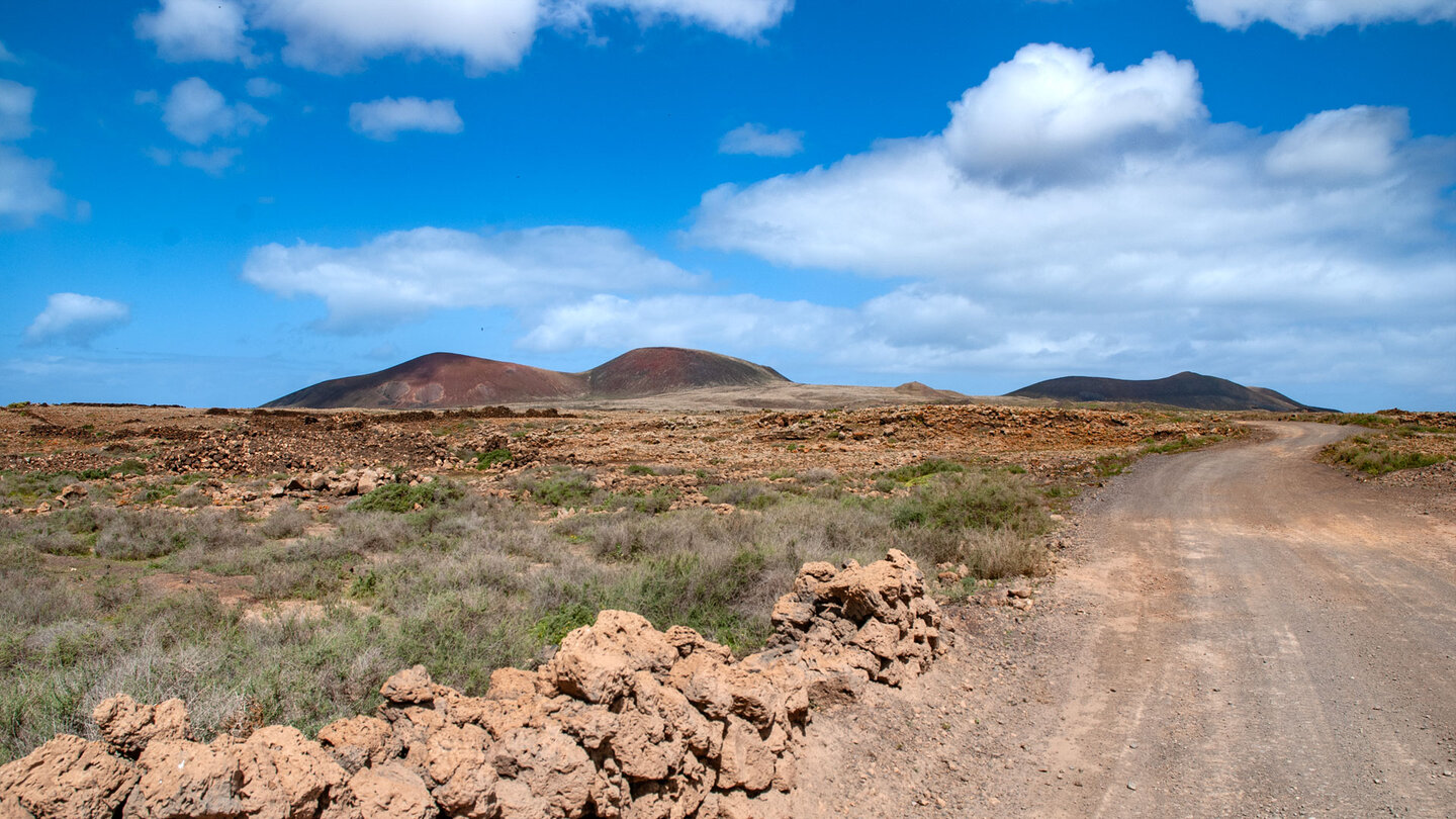 der Camino Natural de Fuerteventura verläuft entlang der Vulkane im Norden der Insel der Camino Natural de Fuerteventura verläuft entlang der Vulkane im Norden der Insel