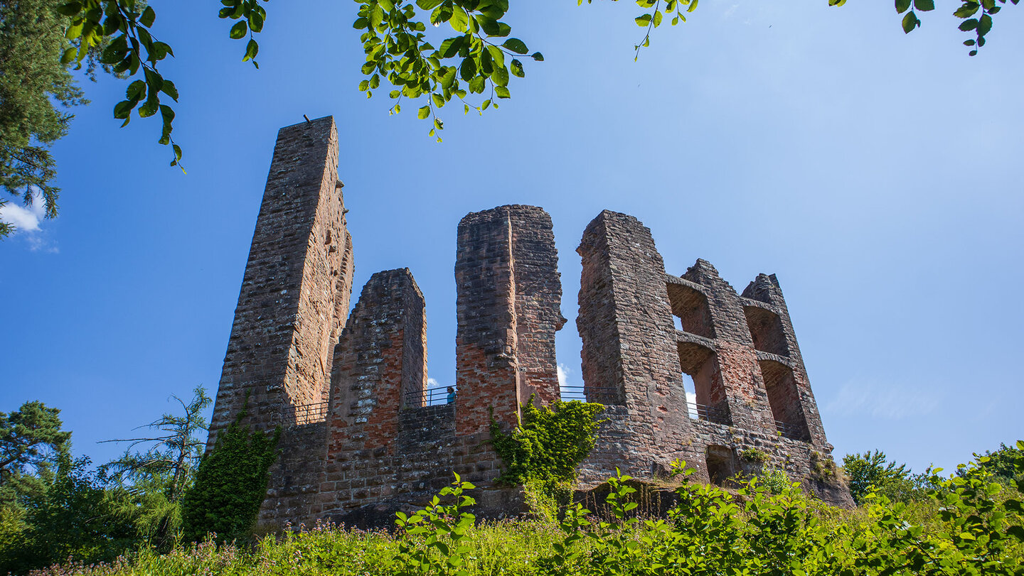 die Burg Ramburg bei Ramberg in der Pfalz Burg Ramburg bei Ramberg in der Pfalz