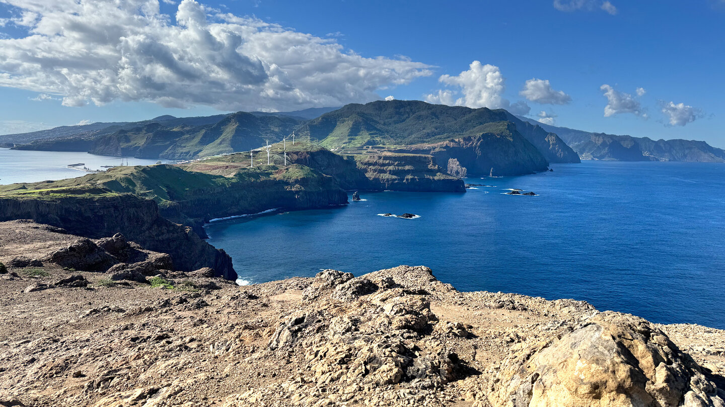 Blick zur Steilküste an der Ponta de São Lourenço auf Madeira Blick zur Steilküste an der Ponta de São Lourenço