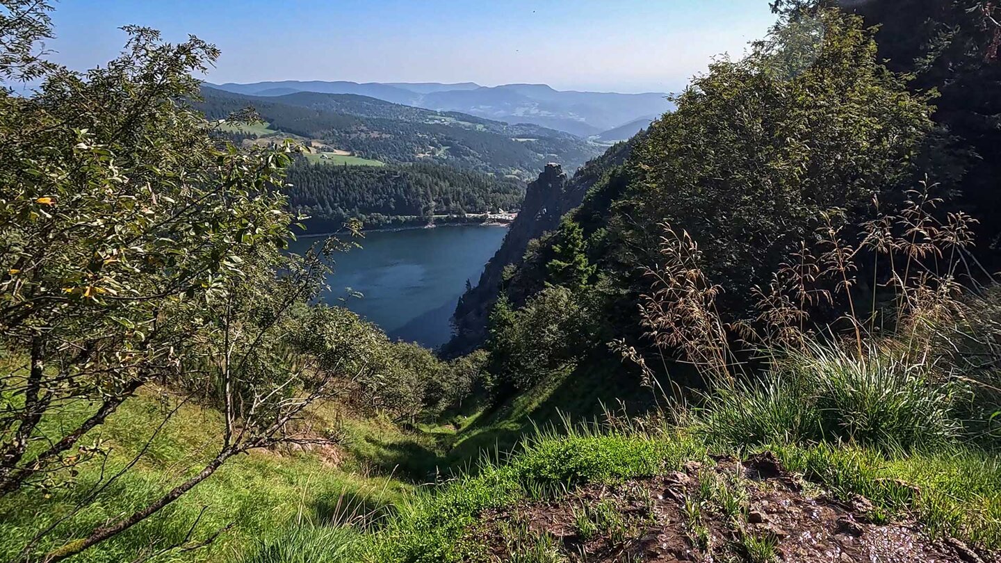 Blick von der Quelle des Lac Blanc auf den See mit dem  Rocher Hans