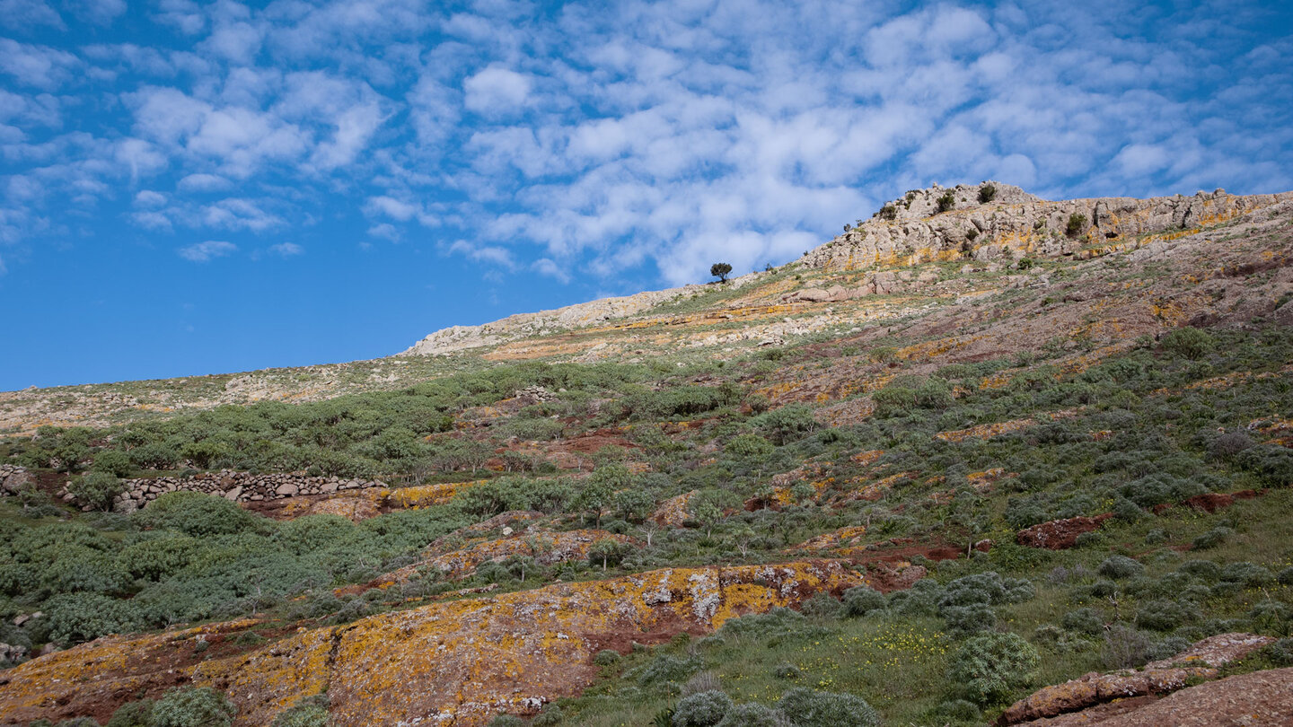 der Roque de la Cruz oberhalb der Pista de la Mulata