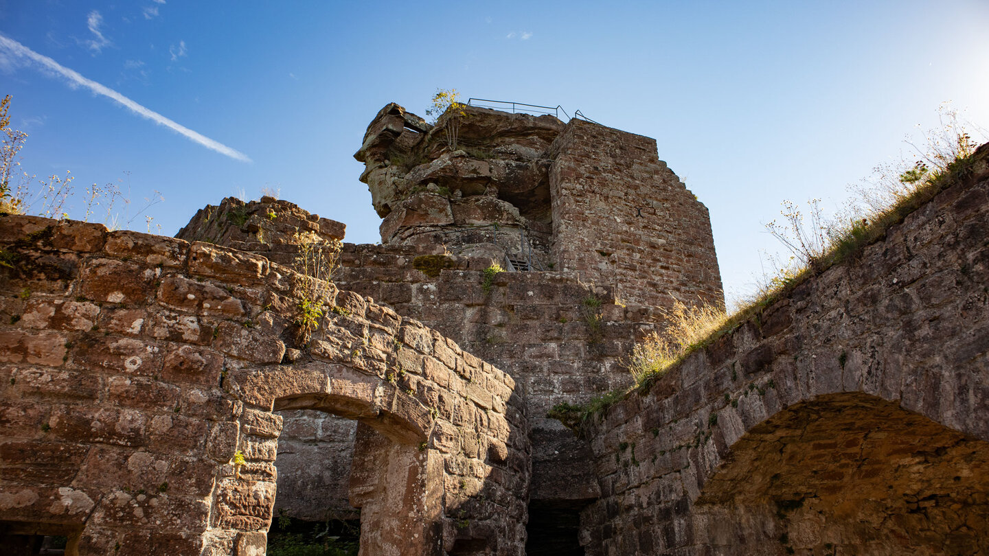 Zugang zur Ruine der Hohenbourg