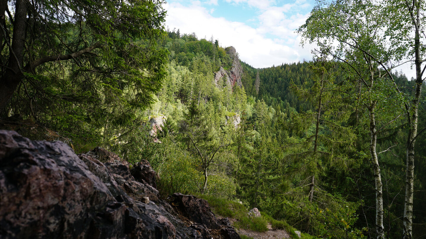 Blick auf die Felslandschaft