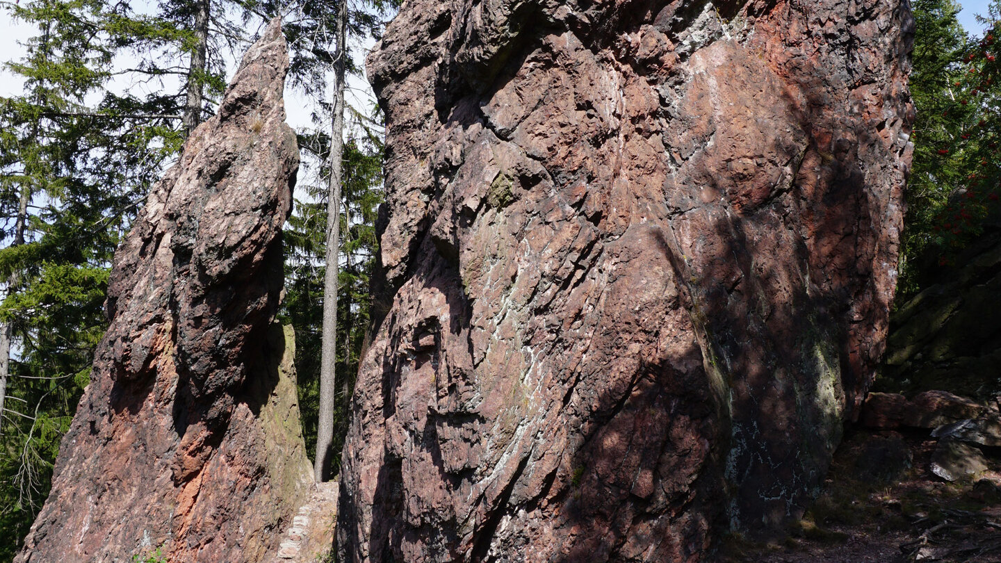 Verwitterungsspuren im Porphyrgestein am Roten Turm