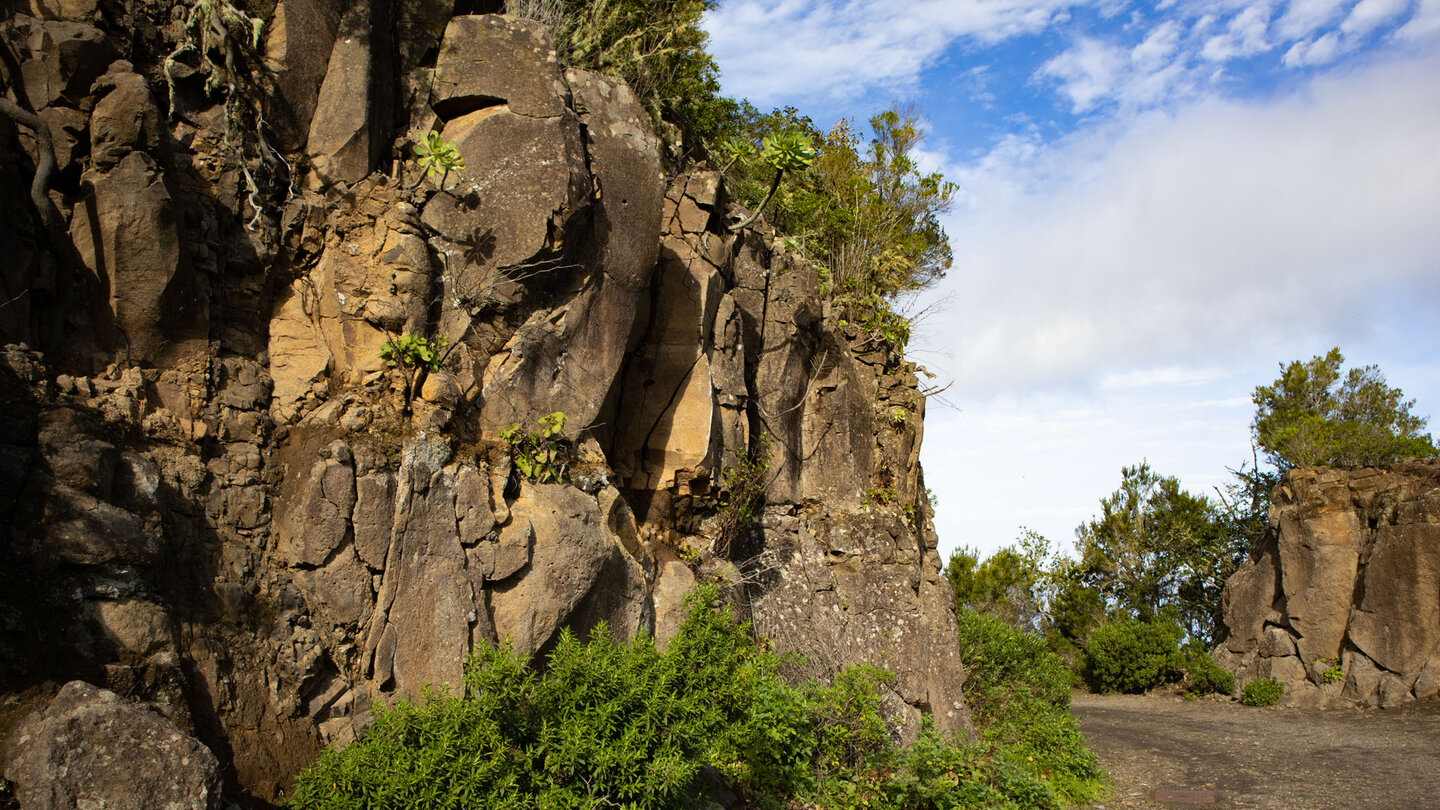 Felsformationen am Wanderweg PR-TF 52