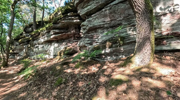 Schöne Felsen entlang der Weges zum Felsen Runder Hut
