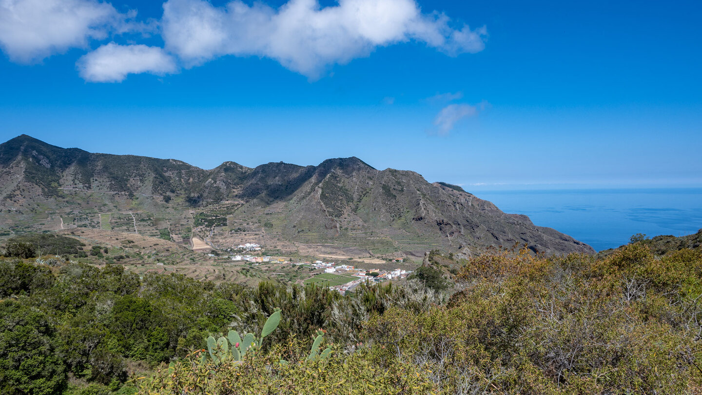 Blick auf die gegenüberliegenden Berge von Teno Alto