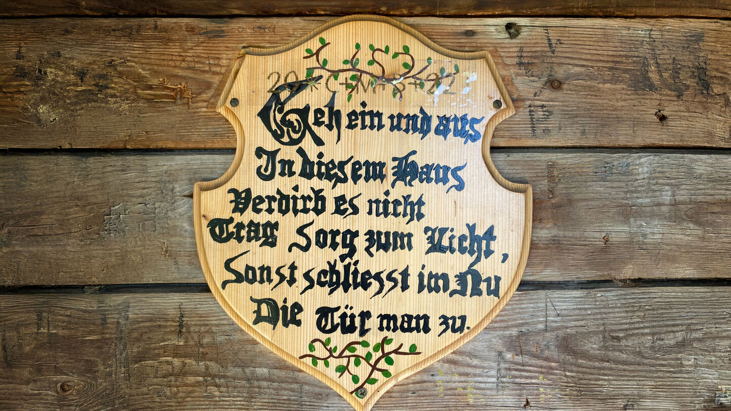 Sinnspruch in der Paulahütte Sinnspruch in der Paulahütte
