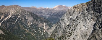 Ausblick vom Wanderweg auf die Lefka Ori mit dem Pachnes