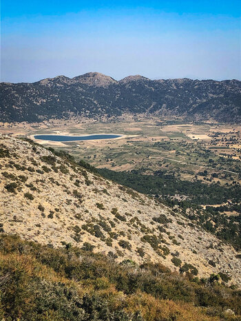 Blick vom Wanderweg über das Omalos Plateau