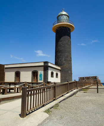der Faro Punta de Jandía istKüstenlandschaft  Ziel des Fernwanderwegs GR 131 auf Fuerteventura