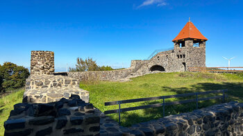 Die Ruine der Burg Ulrichstein im Vogelsbergkreis, Hessen.