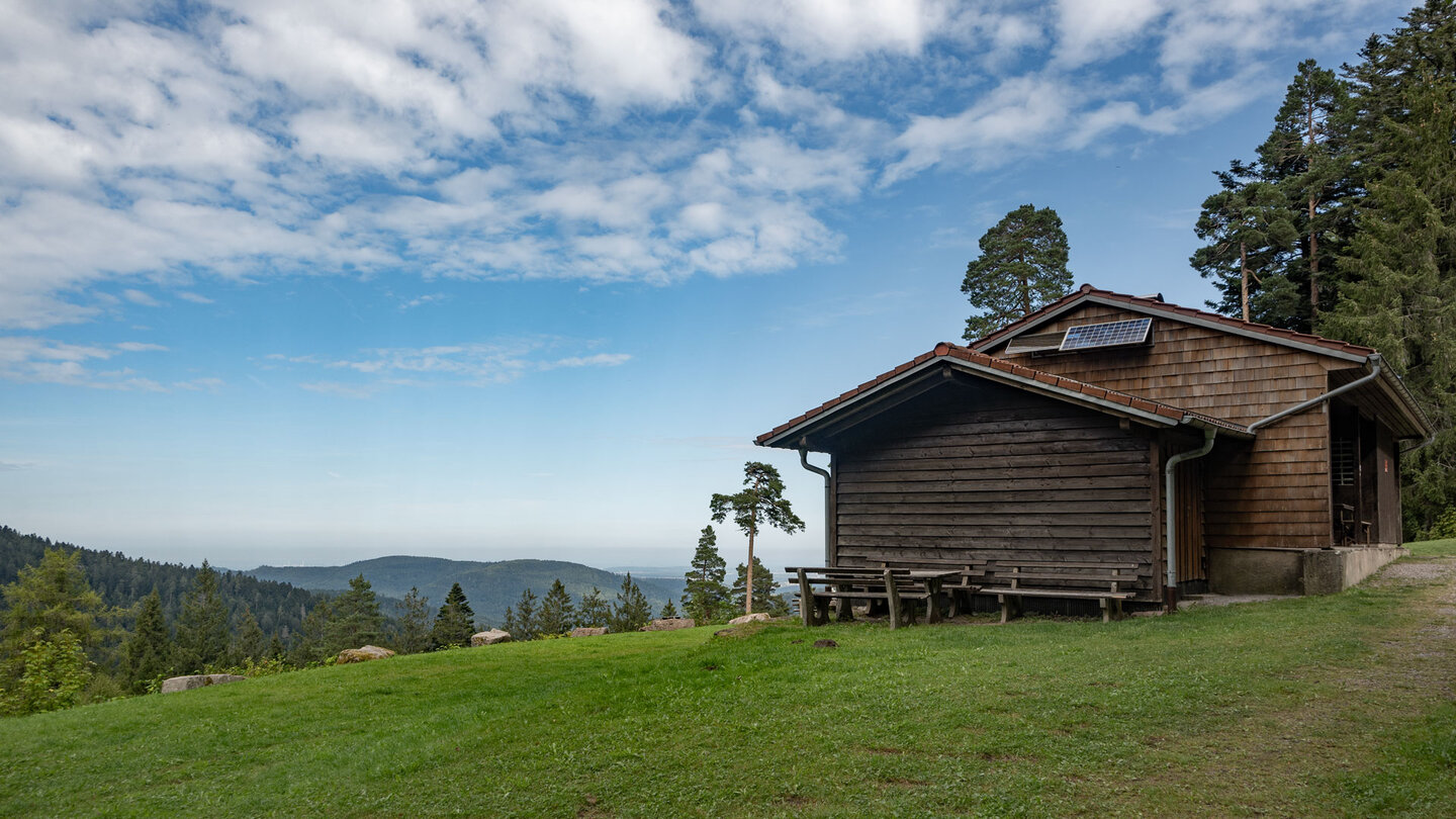 aussichtsreicher Rastplatz an der Hahnenfalzhütte