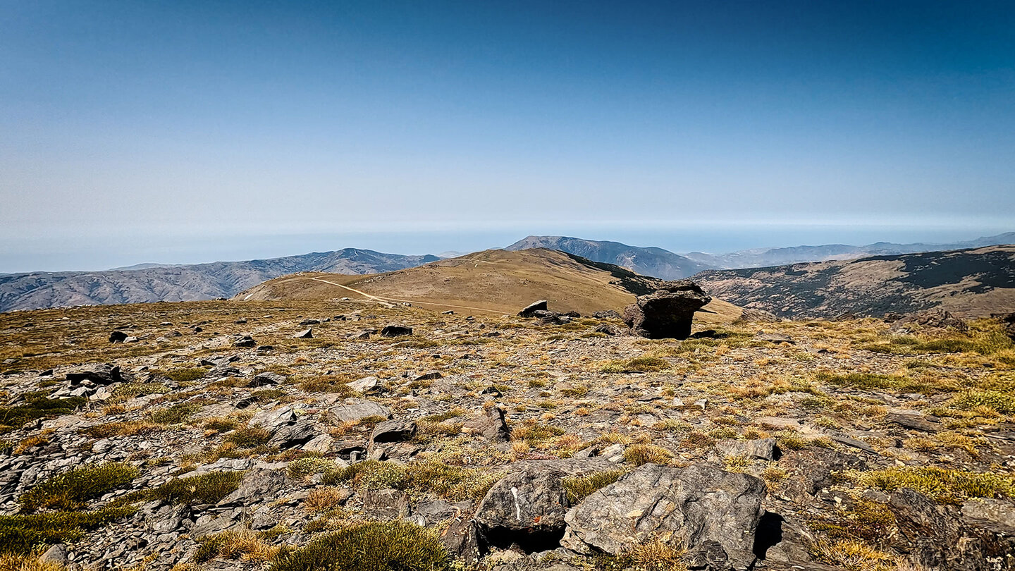 Ausblick über die Alpujarras bis zum Mittelmeer