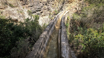 Route im Wasserkanal auf der Puente Barranco del Arco