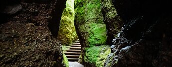 Drachenschlucht mit ihren Nischen und Kanten