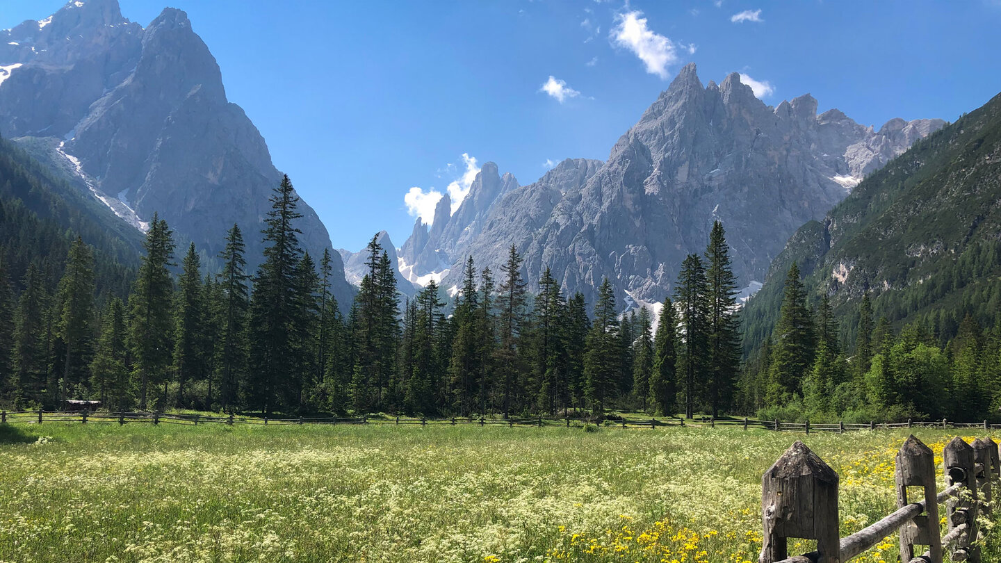 Blick auf den Einserkofel und den Elferkofel