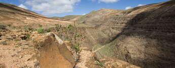 Blick über den Barranco de Tenegüime in der Region Haría und Teguise auf Lanzarote