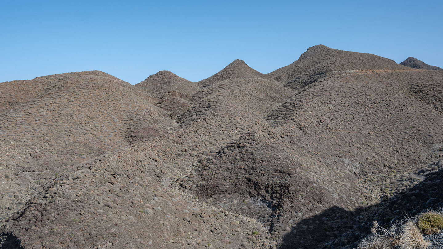 Das zerklüftete Küstengebirge bei La Aldea de San Nicolás prägt die Westküste Gran Canarias.