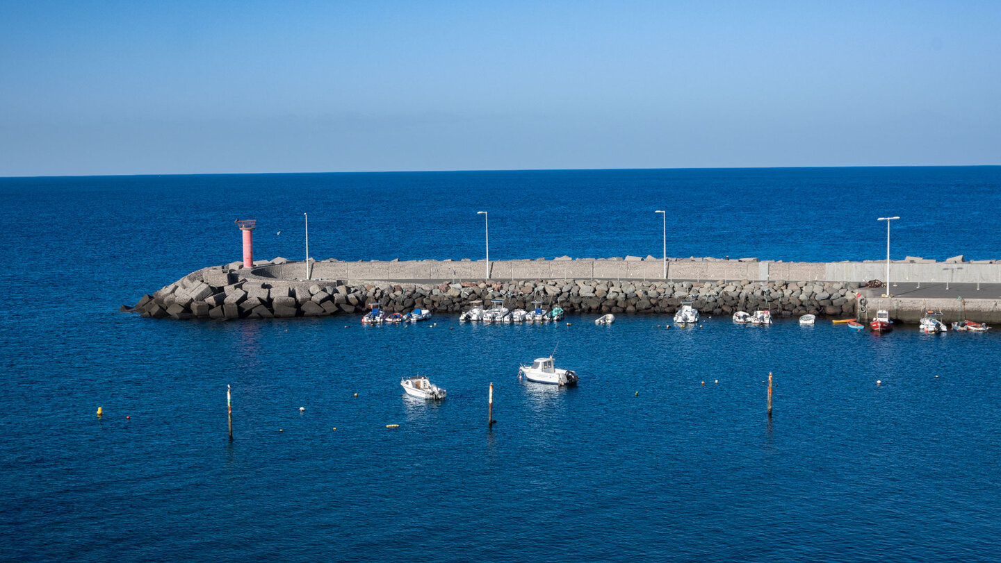 Blick über den kleinen Hafen von La Aldea.