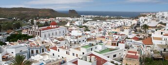 Blick zum Atlantik über Agaete auf Gran Canaria