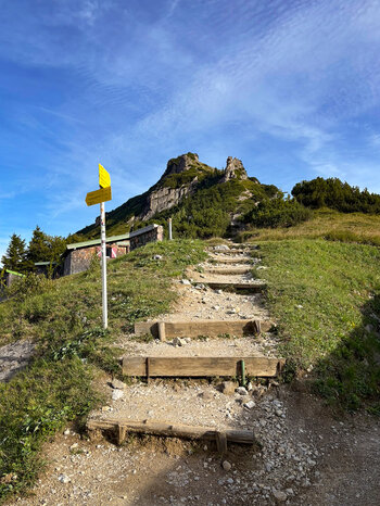 Treppensteig vom Stripsenjochhaus zum Stripsenkopf