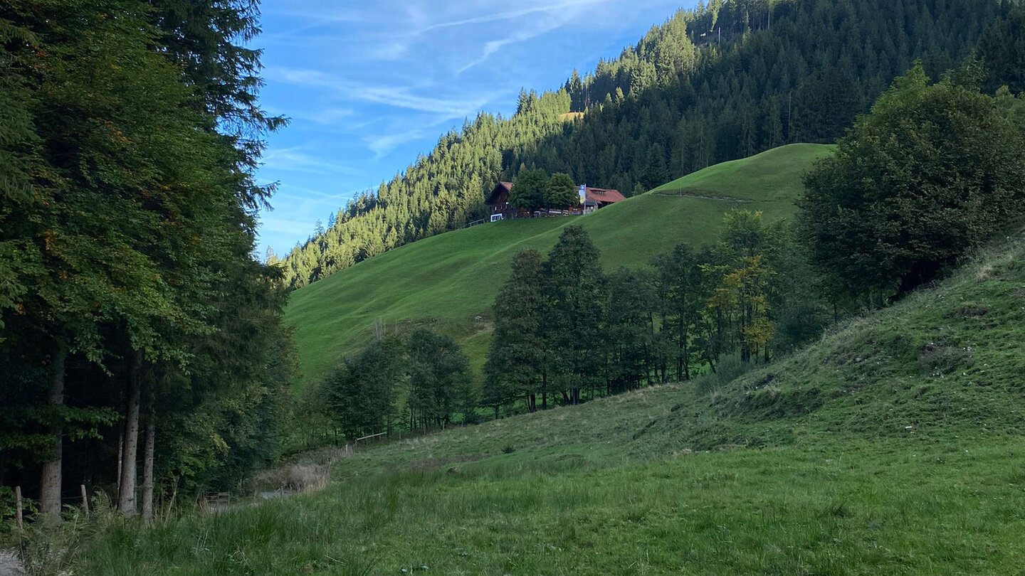 vorerst liegt die Gaisalpe noch im Schatten noch liegt die Gaisalpe im Schatten