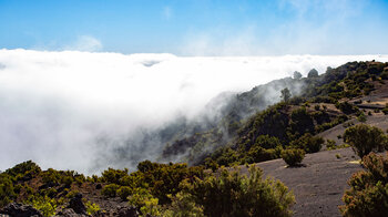 Blick über das Wolkenmeer auf der Wanderung in den Höhenlagen El Hierros