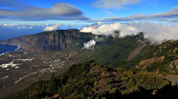 der Ausblick vom Malpaso auf das El Golfo Tal auf El Hierro