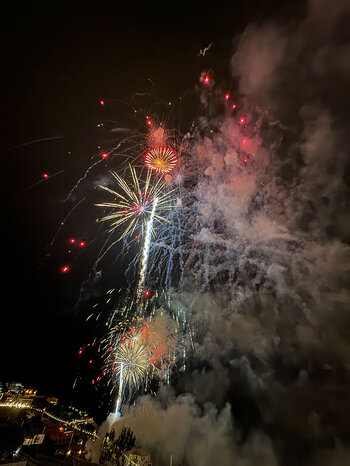 Feuerwerk über dem Miradouro das Neves