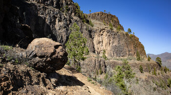 steil abfallende Felsklippen am Monumento Natural de Tauro