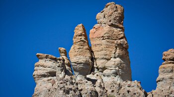 vielfältige Gesteinsschichtungen an den Los Roques