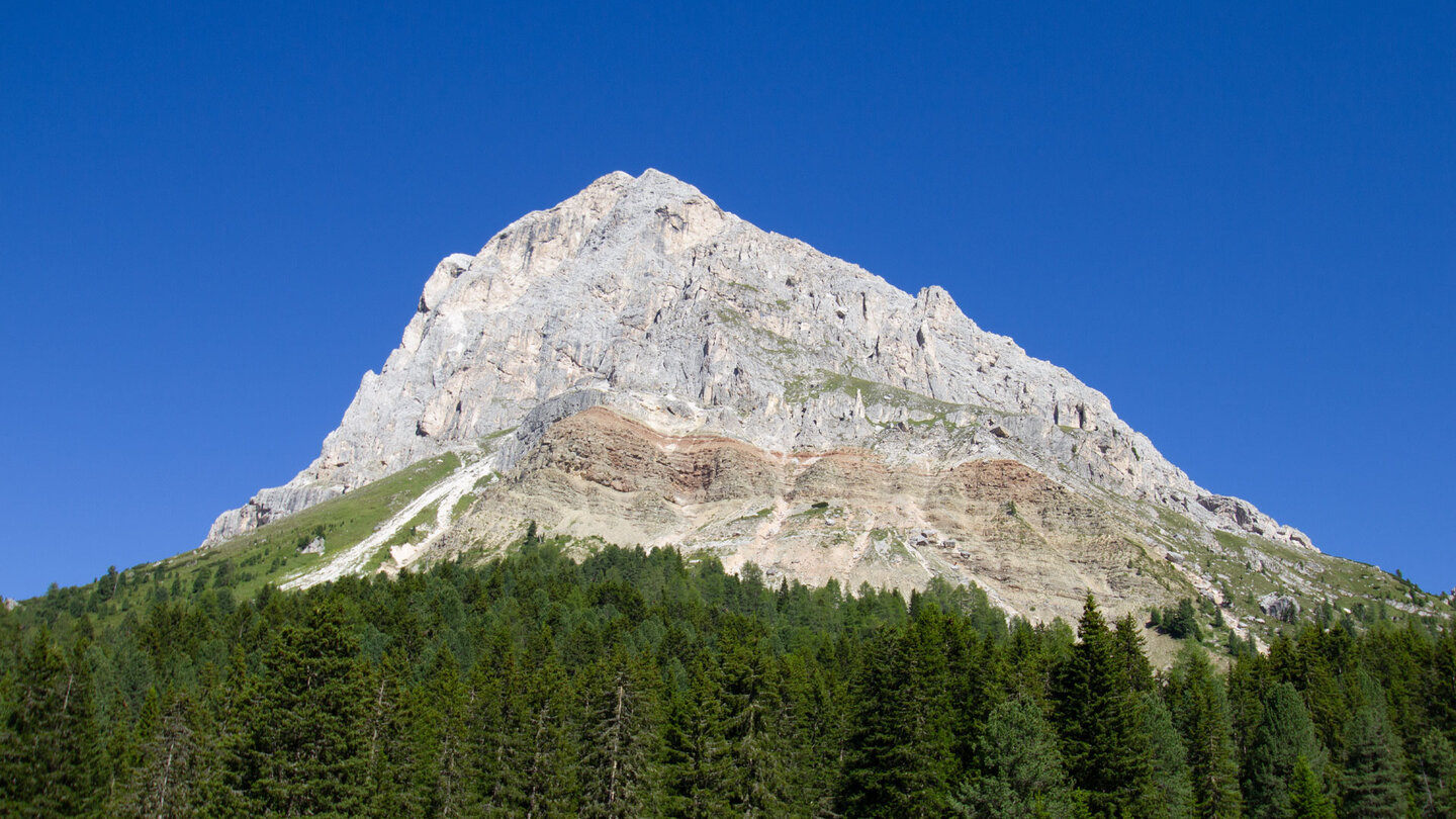 der Peitlerkofel (Sas de Pütia) im Naturpark Puez-Geisler in Südtirol Peitlerkofel in Südtirol