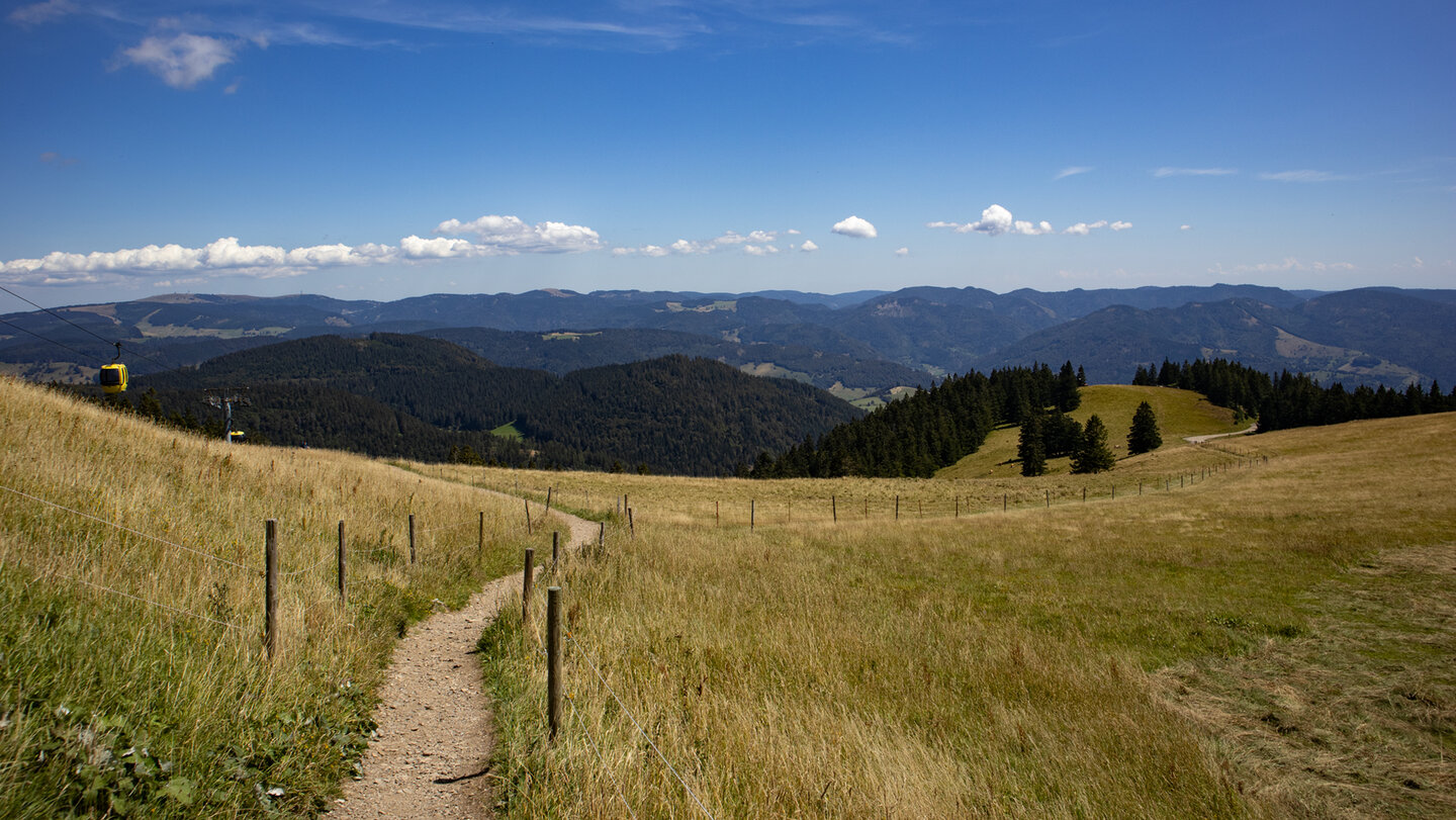 die Aufstiegsroute bietet wundervolle Panoramen über den Schwarzwald