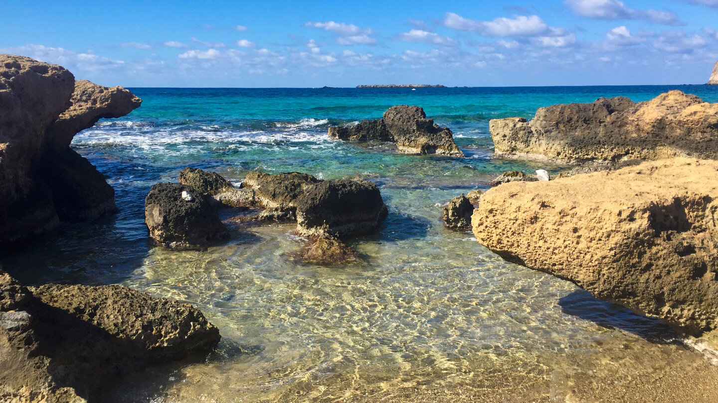 kristallklares Wasser an den traumhaften Stränden von Falasarna auf Kreta kristallklares Wasser an den traumhaften Stränden von Falasarna