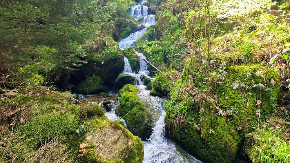 der Gertelbach stürzt über Kaskaden ins Tal