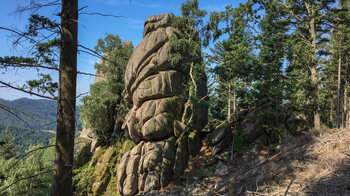 die spektakuläre Falkenfelsen auf dem Weg zur Hertahütte