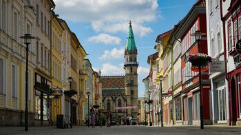 Georgstaße in Meiningen mit der Stadtkirche