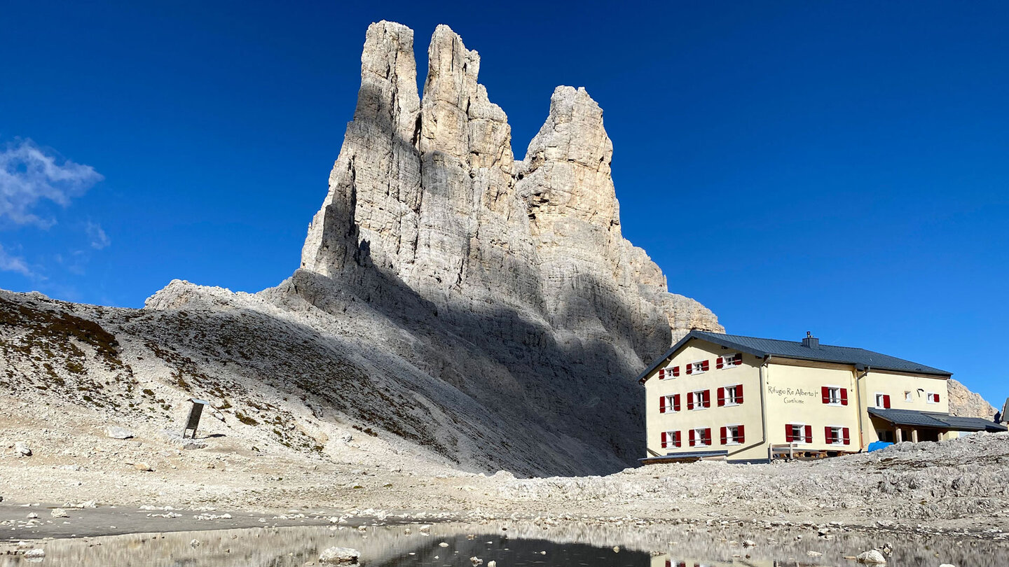 die majestätischen Vajolettürme hinter der Gartlhütte majestätische Vajolettürme hinter der Gartlhütte