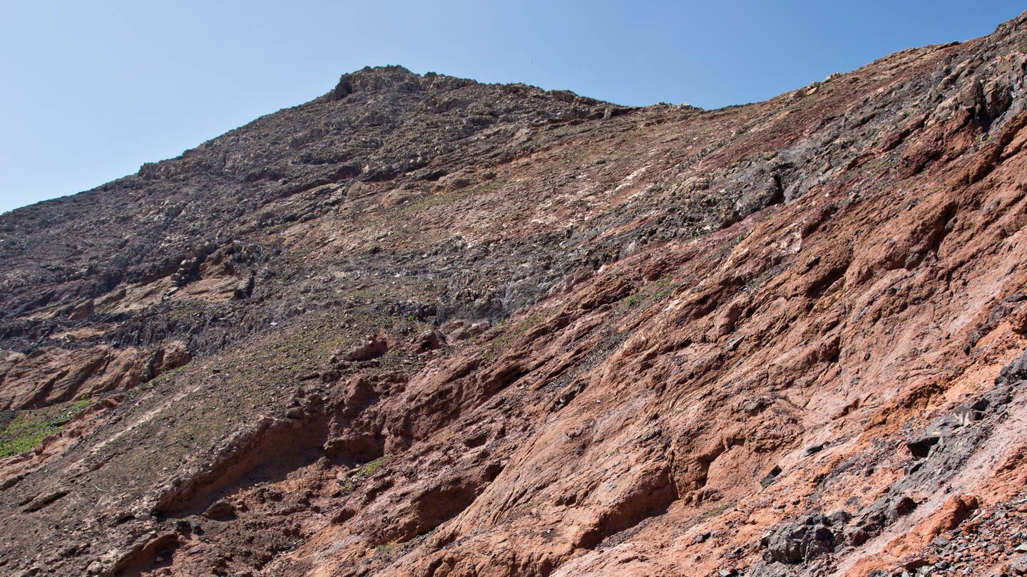 farbige Gesteinsschichten im Monumento Natural de los Ajaches