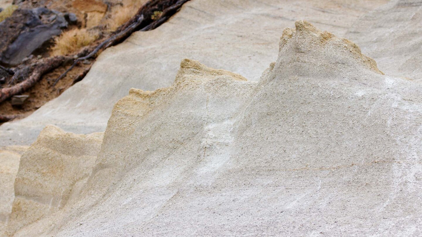 die imposanten hellen Bimsstein-Schichtungen der Mondlandschaft Paisaje Lunar Bimsstein-Schichtungen der Mondlandschaft Paisaje Lunar